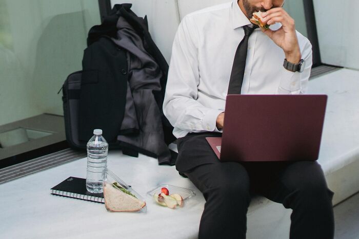 43 Times Workplace Rules Were So Over-The-Top They Just Annoyed Everyone 43 Times Workplace Rules Were So Over-The-Top They Just Annoyed Everyone