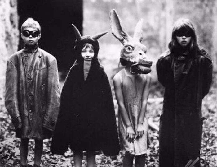 50 Halloween Costumes From The Past That Are Equal Parts Terrifying And Impressive 50 Halloween Costumes From The Past That Are Equal Parts Terrifying And Impressive