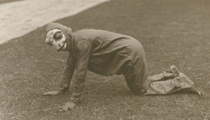 50 Halloween Costumes From The Past That Are Equal Parts Terrifying And Impressive 50 Halloween Costumes From The Past That Are Equal Parts Terrifying And Impressive