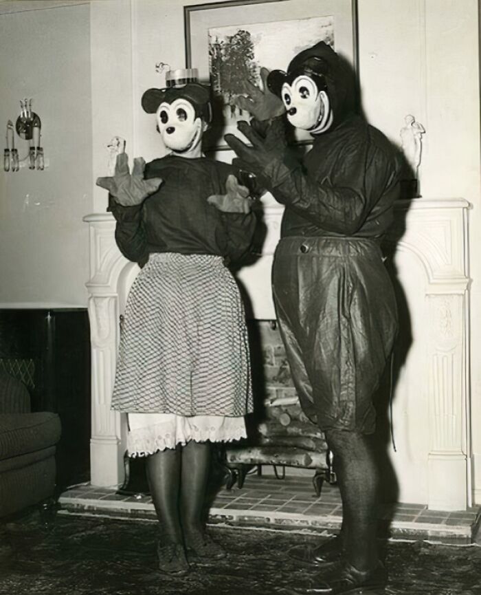 50 Halloween Costumes From The Past That Are Equal Parts Terrifying And Impressive 50 Halloween Costumes From The Past That Are Equal Parts Terrifying And Impressive