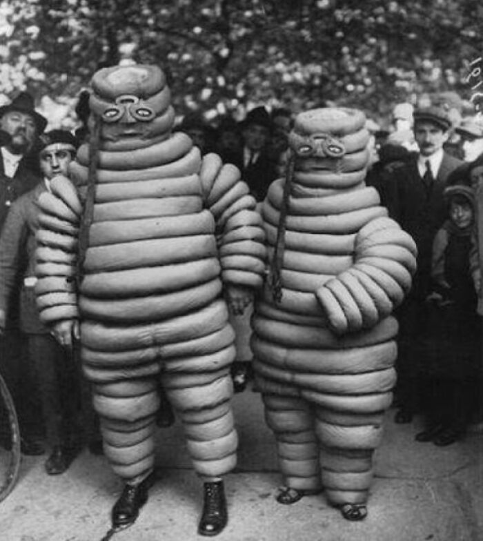 50 Halloween Costumes From The Past That Are Equal Parts Terrifying And Impressive 50 Halloween Costumes From The Past That Are Equal Parts Terrifying And Impressive