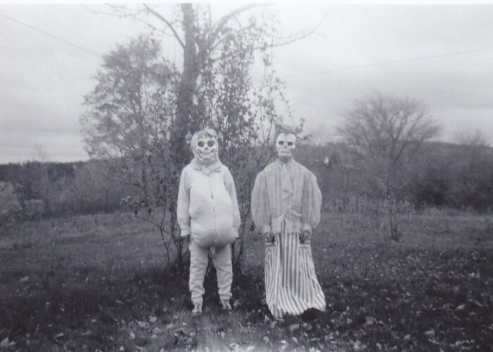50 Halloween Costumes From The Past That Are Equal Parts Terrifying And Impressive 50 Halloween Costumes From The Past That Are Equal Parts Terrifying And Impressive