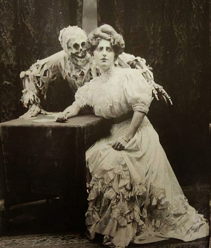 50 Halloween Costumes From The Past That Are Equal Parts Terrifying And Impressive 50 Halloween Costumes From The Past That Are Equal Parts Terrifying And Impressive