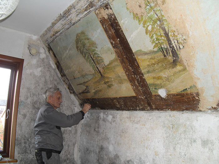 50 Photos Of Cool Things People Have Found Buried, Hidden, And Forgotten In Old Houses 50 Photos Of Cool Things People Have Found Buried, Hidden, And Forgotten In Old Houses