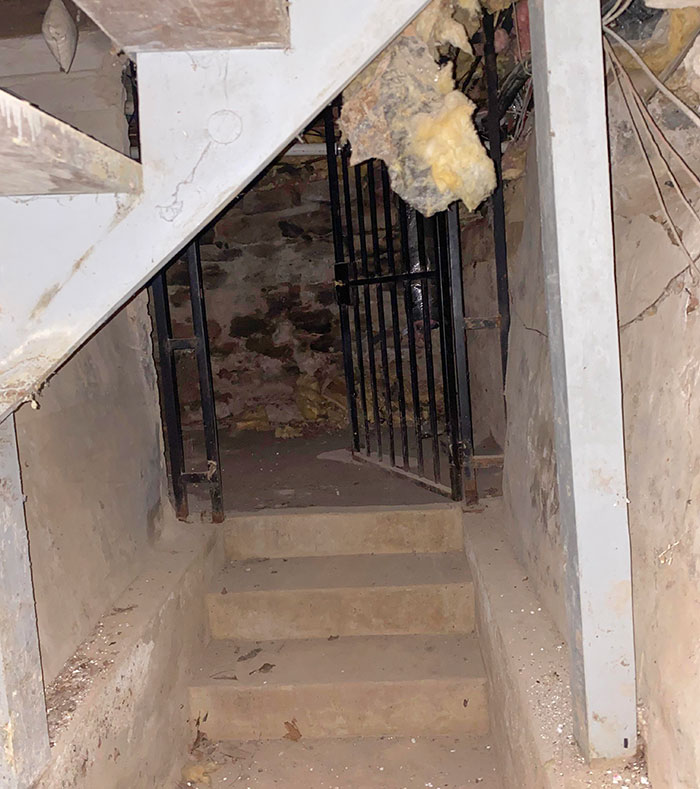 50 Photos Of Cool Things People Have Found Buried, Hidden, And Forgotten In Old Houses 50 Photos Of Cool Things People Have Found Buried, Hidden, And Forgotten In Old Houses