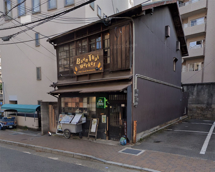 Tourists Kicked Out Of Japanese Restaurant Over “Revealing” Sports Attire, Sparking Heated Debate
