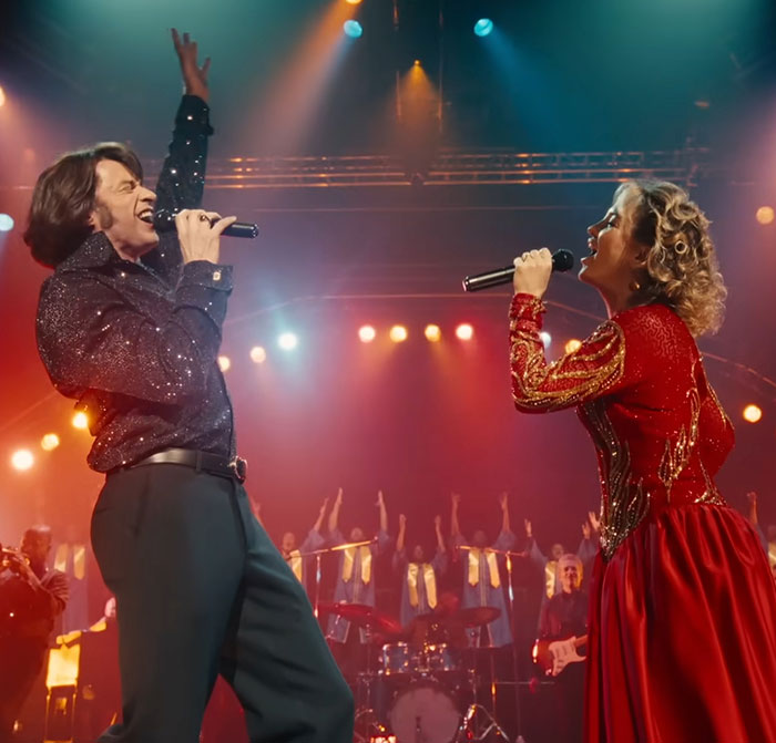 “Does He Know How Old She Is?”: Hugh Jackman And Sutton Foster Slammed For Red Carpet Debut “Does He Know How Old She Is?”: Hugh Jackman And Sutton Foster Slammed For Red Carpet Debut