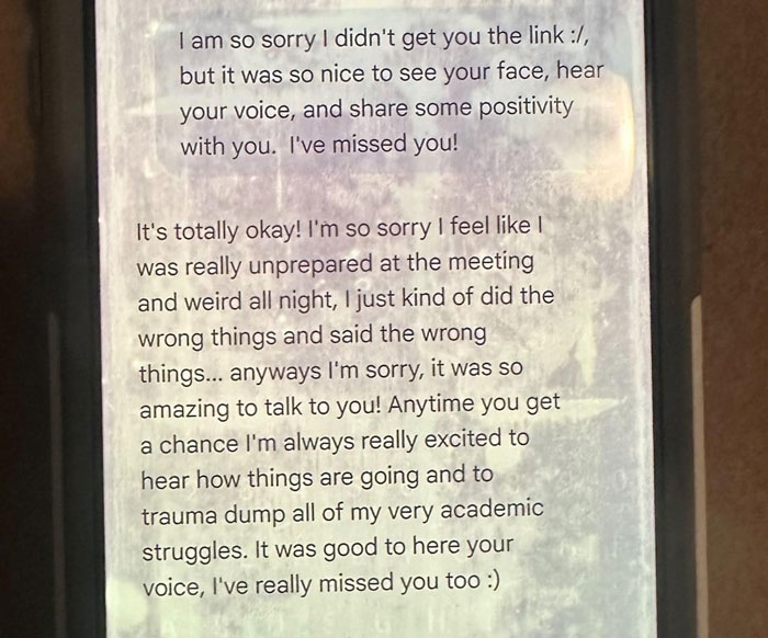 GF Suspicious After Finding 43YO BF’s Sketchy Texts To 19YO Former Student