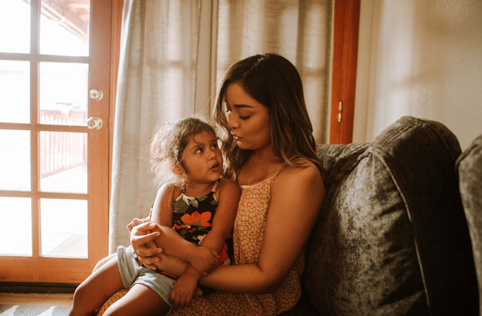 People Support Single Mom After She Tells Niece To Move Out As She’s Not Her Nanny Anymore People Support Single Mom After She Tells Niece To Move Out As She’s Not Her Nanny Anymore