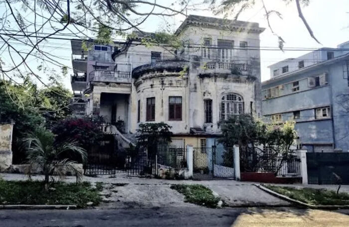 In Honor Of Spooky Season And My Questionable Travel Choices, I Went Solo To 3 Ghostly Resort Towns In Honor Of Spooky Season And My Questionable Travel Choices, I Went Solo To 3 Ghostly Resort Towns