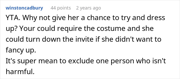 “She Would Ruin The Aesthetic”: Woman Defends Excluding Friend From Extravagant Ball, Gets A Reality Check “She Would Ruin The Aesthetic”: Woman Defends Excluding Friend From Extravagant Ball, Gets A Reality Check