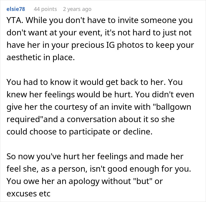 “She Would Ruin The Aesthetic”: Woman Defends Excluding Friend From Extravagant Ball, Gets A Reality Check “She Would Ruin The Aesthetic”: Woman Defends Excluding Friend From Extravagant Ball, Gets A Reality Check