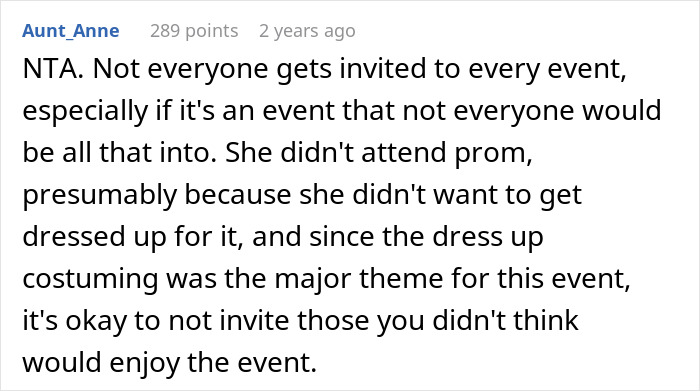“She Would Ruin The Aesthetic”: Woman Defends Excluding Friend From Extravagant Ball, Gets A Reality Check “She Would Ruin The Aesthetic”: Woman Defends Excluding Friend From Extravagant Ball, Gets A Reality Check