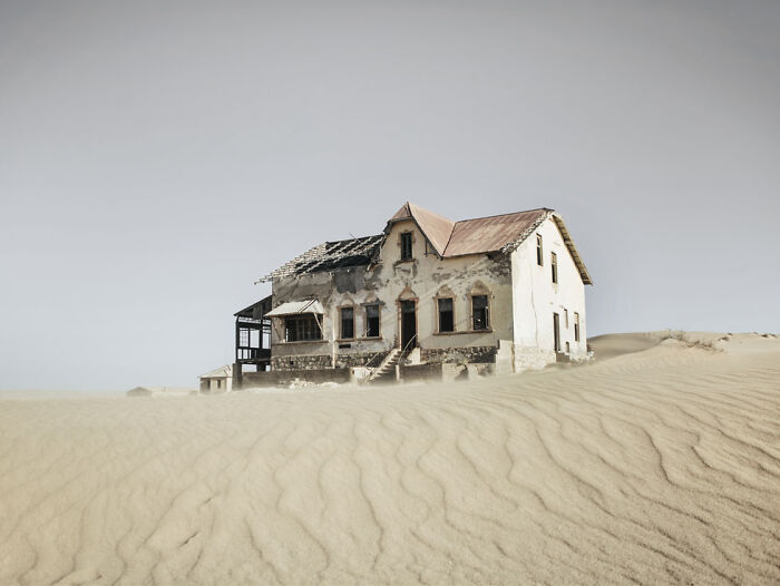 ‘Sand Castles’: 21 Surreal Photos Of Desert Sand Swallowing Abandoned Homes By Emma McEvoy ‘Sand Castles’: 21 Surreal Photos Of Desert Sand Swallowing Abandoned Homes By Emma McEvoy