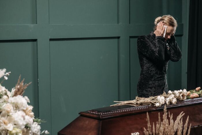 76 Of The Worst And Craziest Funeral Stories