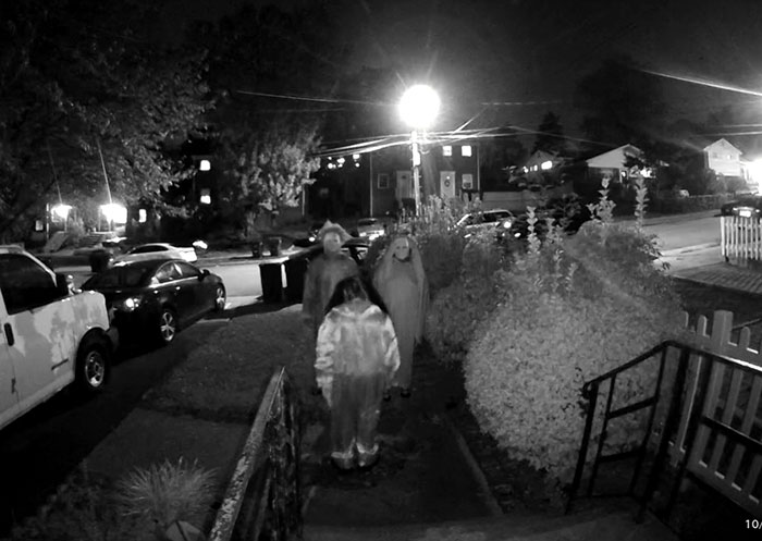 “Either You Come Out, Or We’re Coming In!”: Masked Trio Terrorizes House, Their Identities Stun “Either You Come Out, Or We’re Coming In!”: Masked Trio Terrorizes House, Their Identities Stun