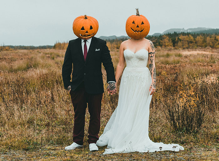 “I’m Super Disappointed In The Groom And Angry For The Bride”: Woman Shames A Halloween Wedding She Attended “I’m Super Disappointed In The Groom And Angry For The Bride”: Woman Shames A Halloween Wedding She Attended