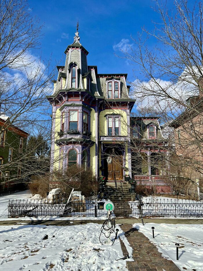 “Everything Old And Residential”: This Group Celebrates Old Homes, Here Are 50 Of The Most Interesting New Pics “Everything Old And Residential”: This Group Celebrates Old Homes, Here Are 50 Of The Most Interesting New Pics
