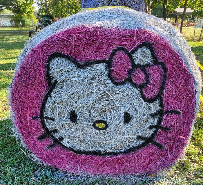 Every Year, I Create Giant Hay Bale Art For A Local Non-Profit’s Annual Halloween Event (17 New Pics) Every Year, I Create Giant Hay Bale Art For A Local Non-Profit’s Annual Halloween Event (17 New Pics)