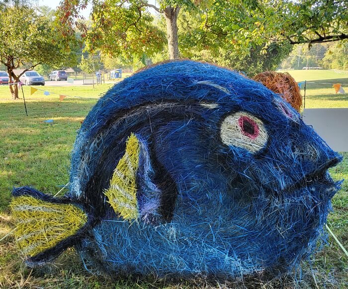 Every Year, I Create Giant Hay Bale Art For A Local Non-Profit’s Annual Halloween Event (17 New Pics) Every Year, I Create Giant Hay Bale Art For A Local Non-Profit’s Annual Halloween Event (17 New Pics)