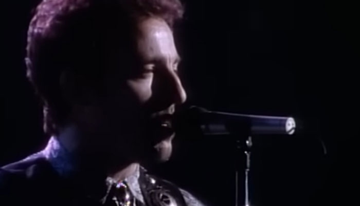 “He’s Awkwardly Suave”: 43 Celebrity Encounters That People Will Hardly Ever Forget “He’s Awkwardly Suave”: 43 Celebrity Encounters That People Will Hardly Ever Forget