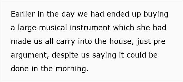Woman Visits Friend Abroad, Wants To Go Home ASAP After Friend’s Wife Starts Serenading Her Woman Visits Friend Abroad, Wants To Go Home ASAP After Friend’s Wife Starts Serenading Her