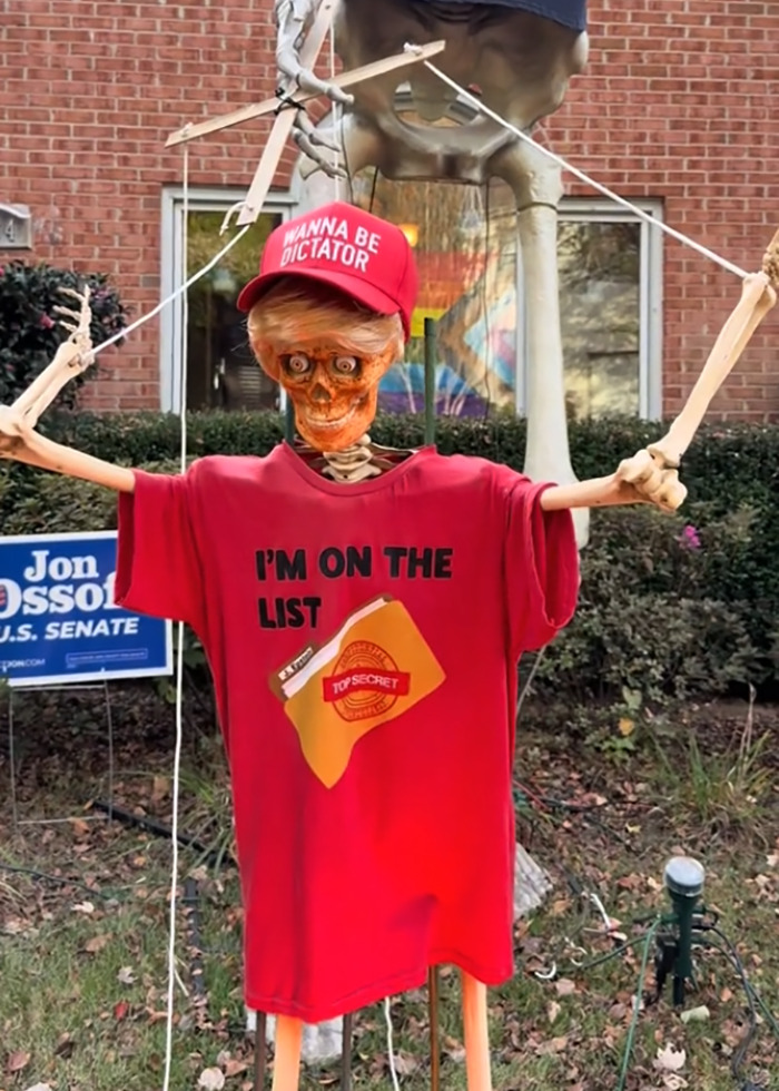 Anti-MAGA Halloween Display Goes Viral For Its Dark Humor And Satire Anti-MAGA Halloween Display Goes Viral For Its Dark Humor And Satire