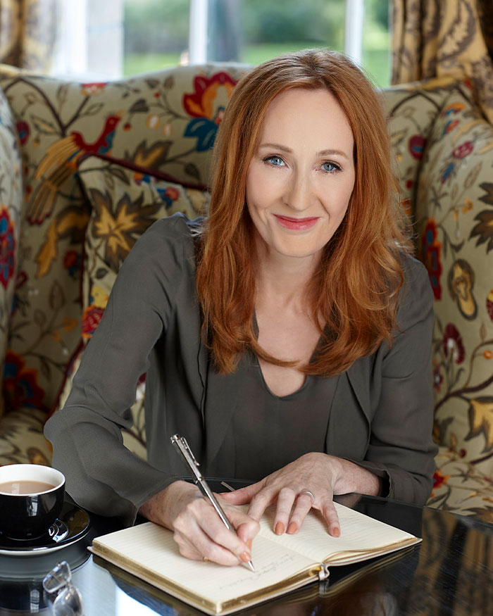 “Embarrasing”: People React To J.K. Rowling’s Comments On Glamour UK’s ‘Women Of The Year’ Cover “Embarrasing”: People React To J.K. Rowling’s Comments On Glamour UK’s ‘Women Of The Year’ Cover