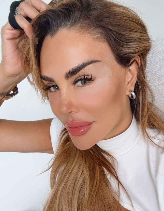 “Risking Blindness”: Actress Reveals She Had Controversial Surgery To Change Her Eye Color “Risking Blindness”: Actress Reveals She Had Controversial Surgery To Change Her Eye Color