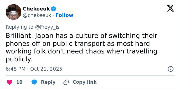 Guy Finds A Hilarious Way To End A Speakerphone Call In Public, People Share Their Tricks