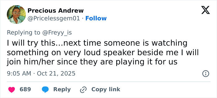 Guy Finds A Hilarious Way To End A Speakerphone Call In Public, People Share Their Tricks