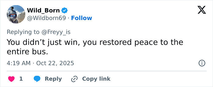 Guy Finds A Hilarious Way To End A Speakerphone Call In Public, People Share Their Tricks