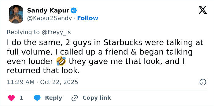 Guy Finds A Hilarious Way To End A Speakerphone Call In Public, People Share Their Tricks