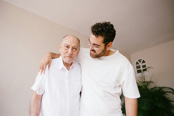 Brother Accuses Sister Of Being The “Golden Child,” She Doesn’t Hold Back Brother Accuses Sister Of Being The “Golden Child,” She Doesn’t Hold Back