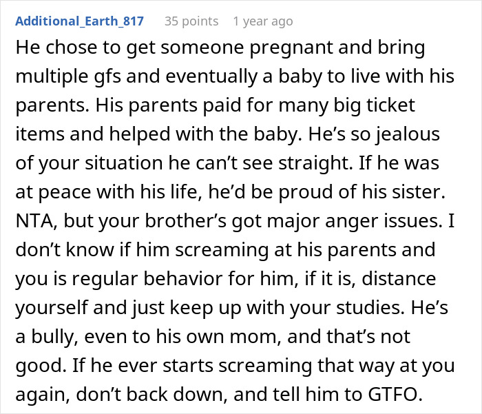 Brother Accuses Sister Of Being The “Golden Child,” She Doesn’t Hold Back Brother Accuses Sister Of Being The “Golden Child,” She Doesn’t Hold Back