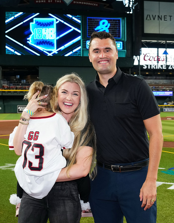 Erika Kirk&#8217;s &#8220;Inappropriate&#8221; Hug With JD Vance And &#8220;Weird&#8221; Statement At Turning Point Event Goes Viral