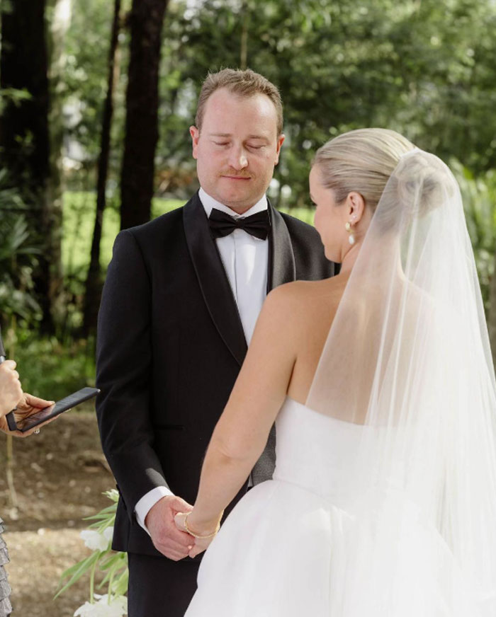 “Genuinely Confused”: Bride Shocked By Wedding Photos From Top Australian Photographer
