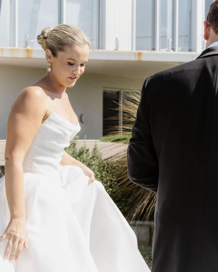 “Genuinely Confused”: Bride Shocked By Wedding Photos From Top Australian Photographer
