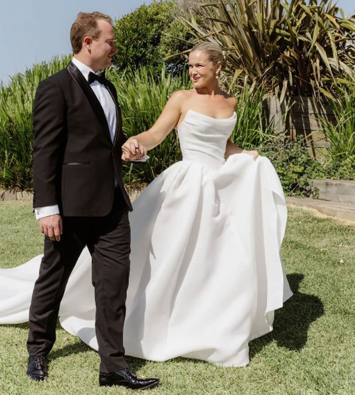 “Genuinely Confused”: Bride Shocked By Wedding Photos From Top Australian Photographer