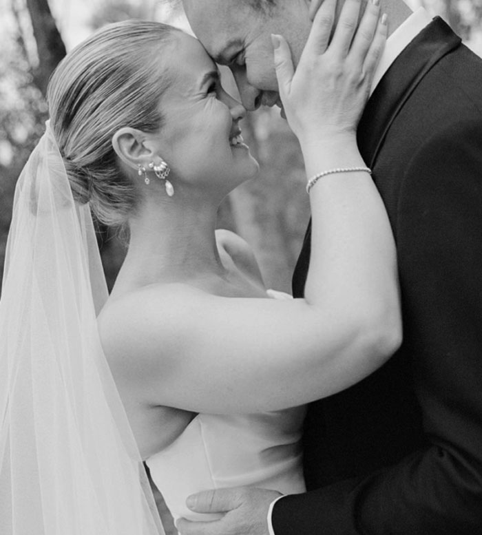 “Genuinely Confused”: Bride Shocked By Wedding Photos From Top Australian Photographer