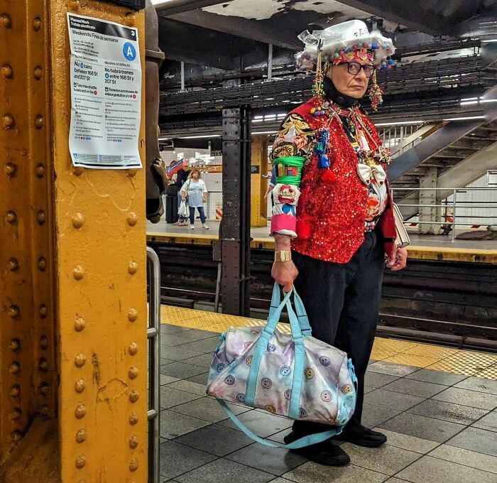 Life Underground: 40 Captivating Street Portraits From NYC’s Subway Life Underground: 40 Captivating Street Portraits From NYC’s Subway