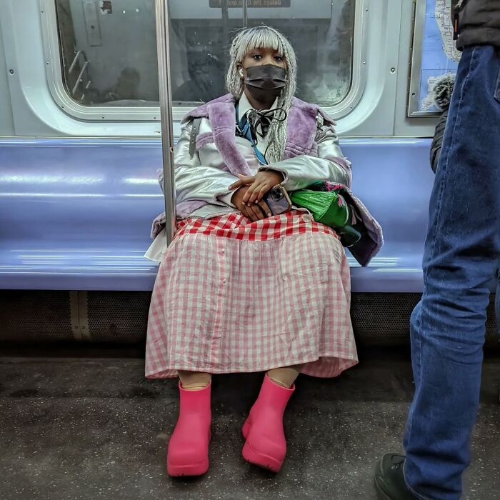 Life Underground: 40 Captivating Street Portraits From NYC’s Subway Life Underground: 40 Captivating Street Portraits From NYC’s Subway