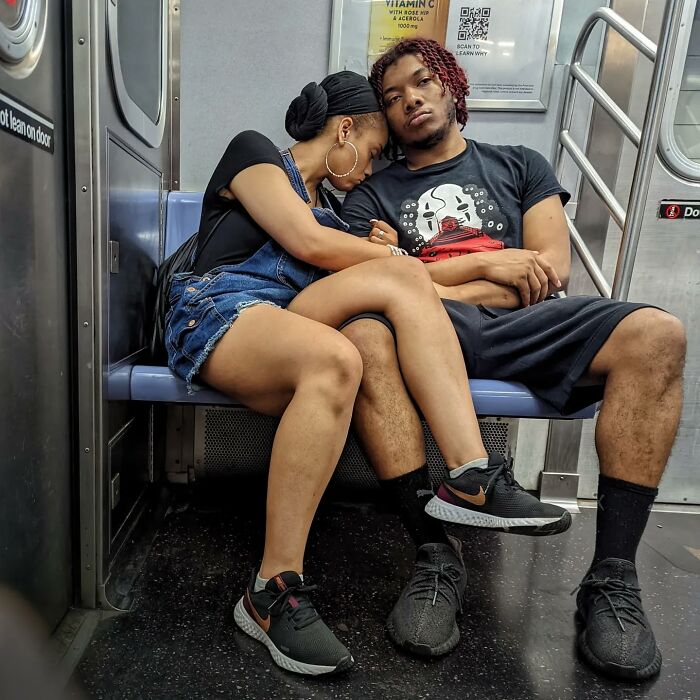 Life Underground: 40 Captivating Street Portraits From NYC’s Subway Life Underground: 40 Captivating Street Portraits From NYC’s Subway