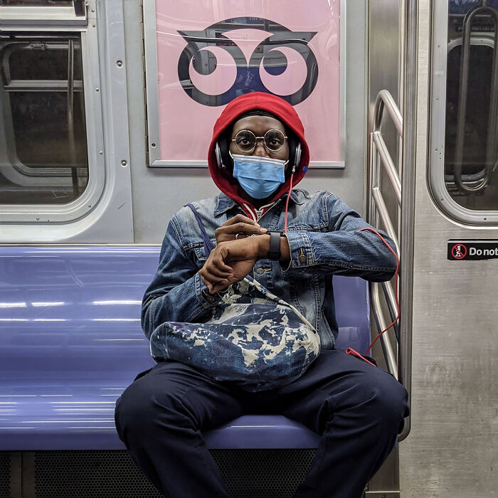 Life Underground: 40 Captivating Street Portraits From NYC’s Subway Life Underground: 40 Captivating Street Portraits From NYC’s Subway