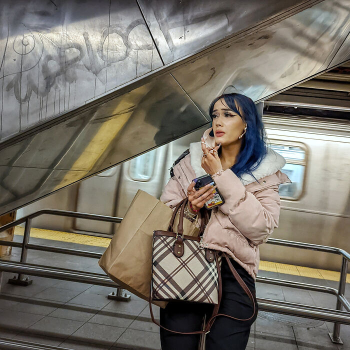 Life Underground: 40 Captivating Street Portraits From NYC’s Subway Life Underground: 40 Captivating Street Portraits From NYC’s Subway