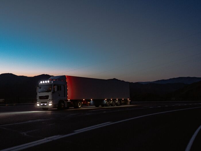 31 Of The Most Haunting Things Truckers Have Seen On The Road At Night 31 Of The Most Haunting Things Truckers Have Seen On The Road At Night