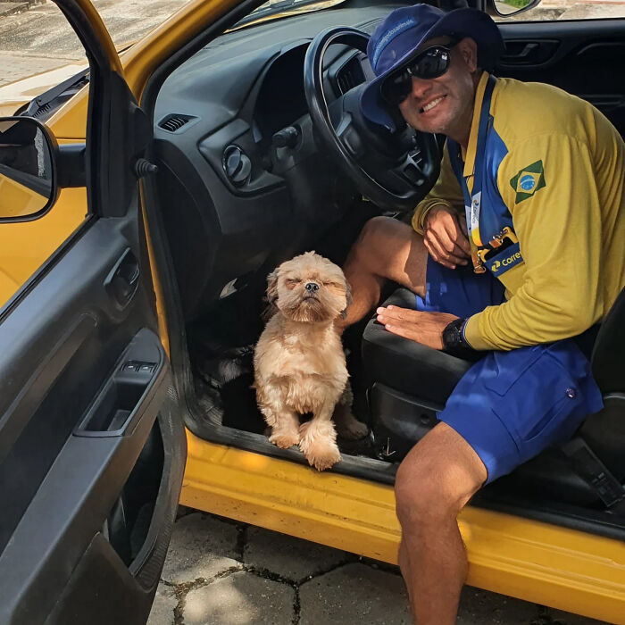 Meet The Mailman Who’s Best Friends With Every Dog On His Route (50 Pics) Meet The Mailman Who’s Best Friends With Every Dog On His Route (50 Pics)