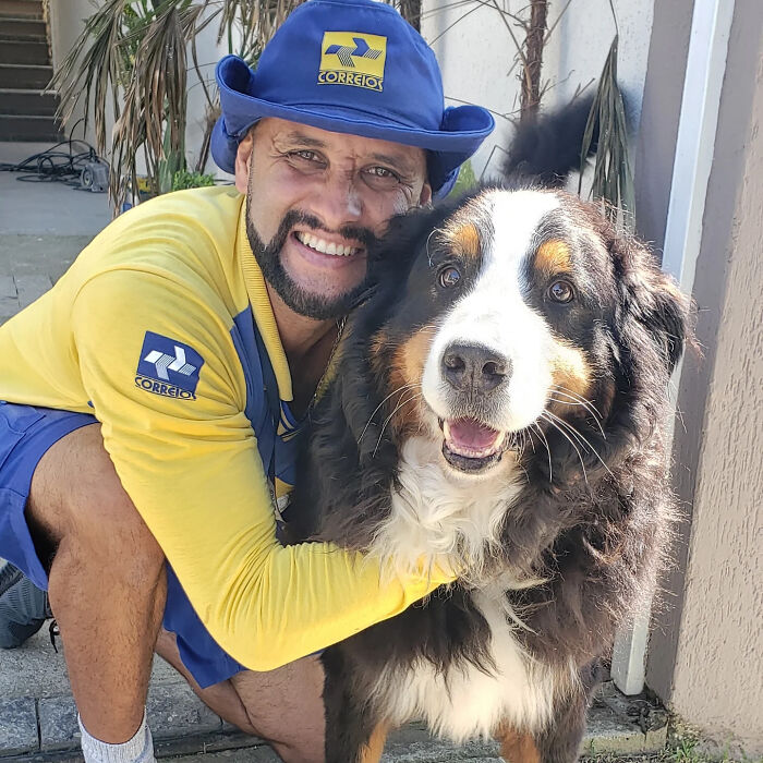 Meet The Mailman Who’s Best Friends With Every Dog On His Route (50 Pics) Meet The Mailman Who’s Best Friends With Every Dog On His Route (50 Pics)