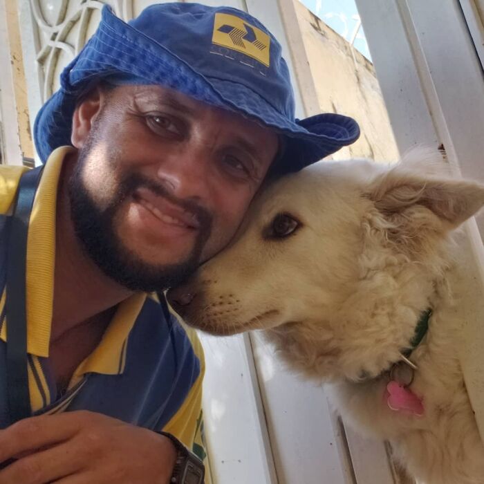 Meet The Mailman Who’s Best Friends With Every Dog On His Route (50 Pics) Meet The Mailman Who’s Best Friends With Every Dog On His Route (50 Pics)