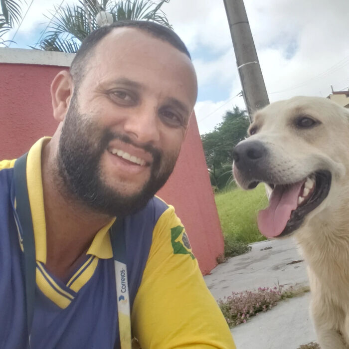 Meet The Mailman Who’s Best Friends With Every Dog On His Route (50 Pics) Meet The Mailman Who’s Best Friends With Every Dog On His Route (50 Pics)